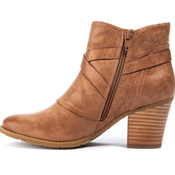 Baretraps Luna ankle bootie - Picture 5 of 13